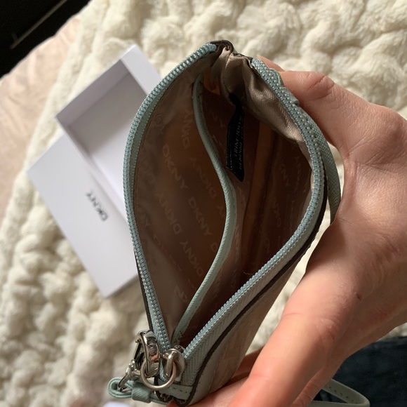 NWOT- authentic DKNY wristlet- - Picture 3 of 5